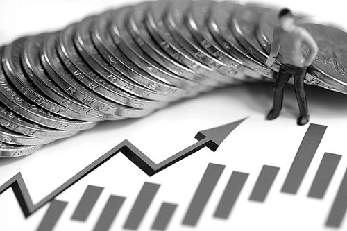 美欧关税战火6月1日点燃 现货黄金延续涨势